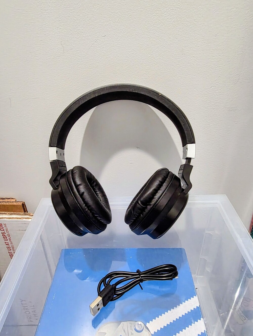 GoldenPlayer Wireless Headphones + Microphone, Deep Bass , Hi-Fi Stereo, Soft Ea